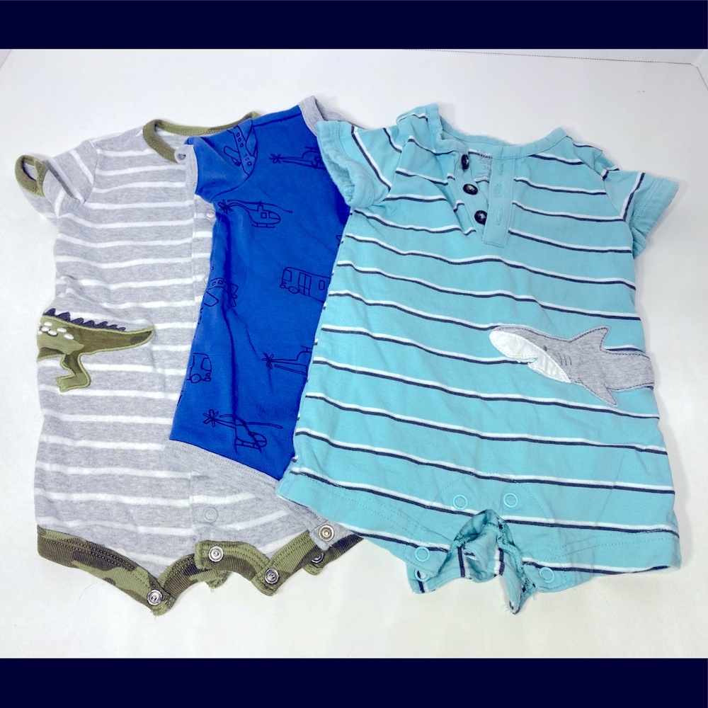 Lot of 3 Carter’s baby boy 3 month summer outfits.